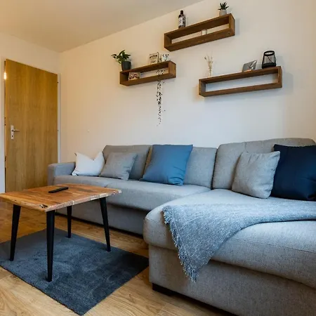 Flat Near & Train Station With Free Parking * Nidau