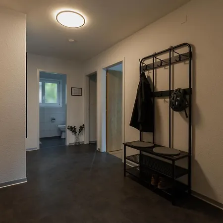 Flat Near & Train Station With Free Parking Apartment